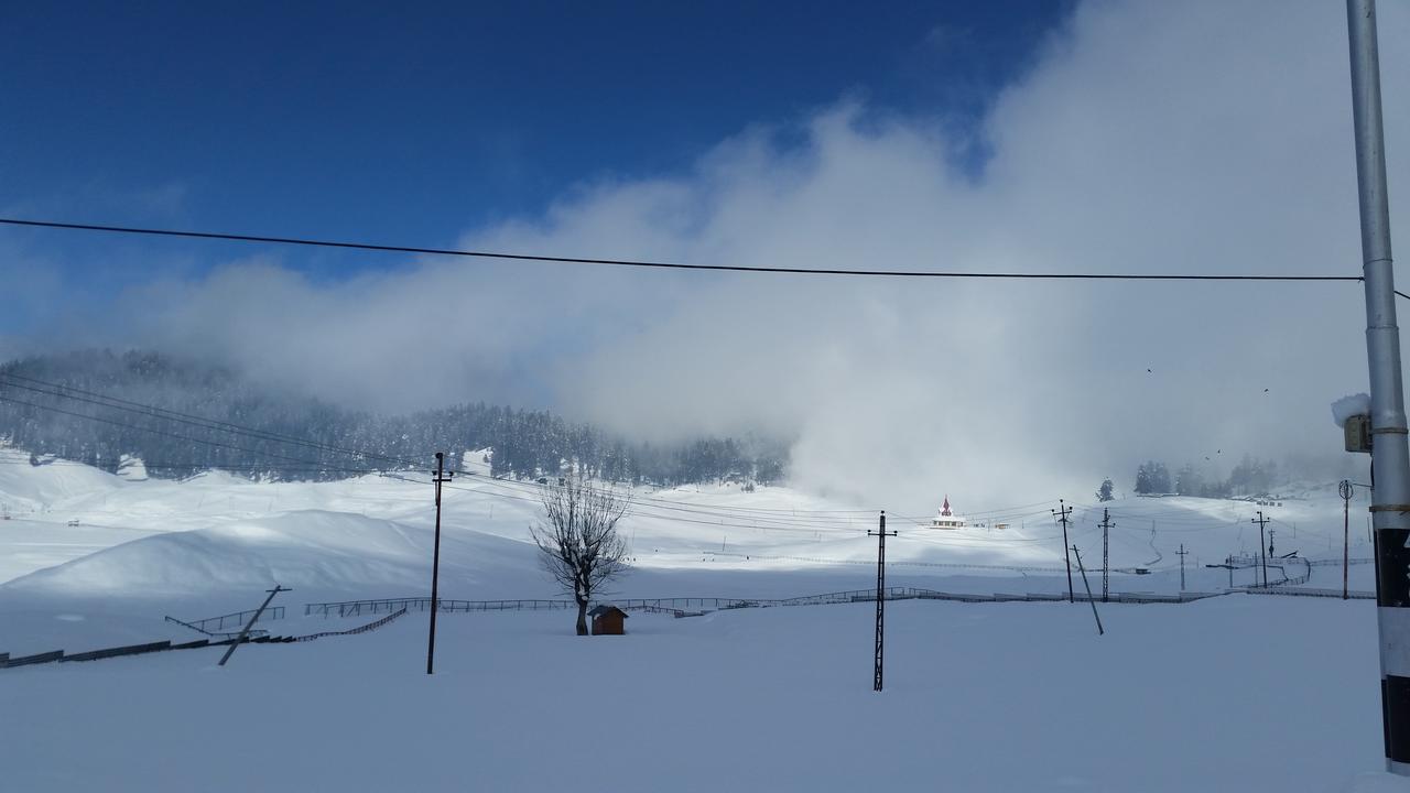Hotel Gulmarg Inn מראה חיצוני תמונה
