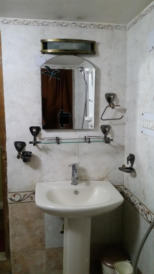 Hotel Gulmarg Inn מראה חיצוני תמונה