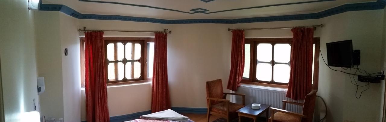 Hotel Gulmarg Inn מראה חיצוני תמונה