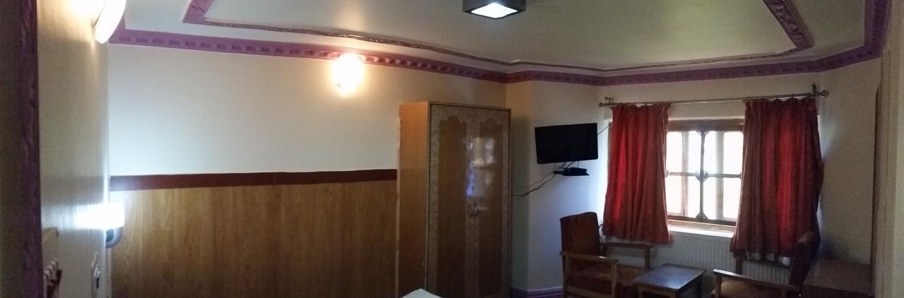 Hotel Gulmarg Inn מראה חיצוני תמונה