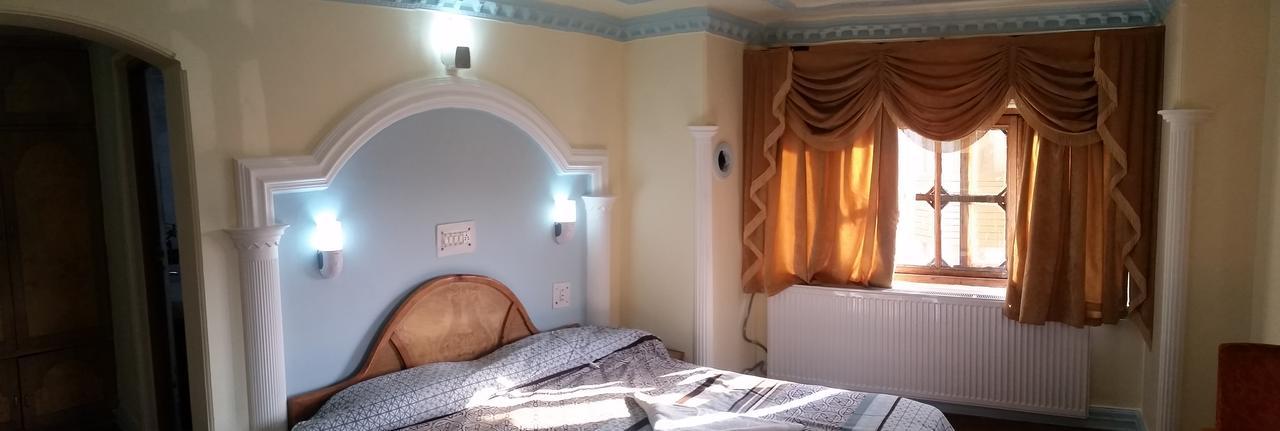 Hotel Gulmarg Inn מראה חיצוני תמונה